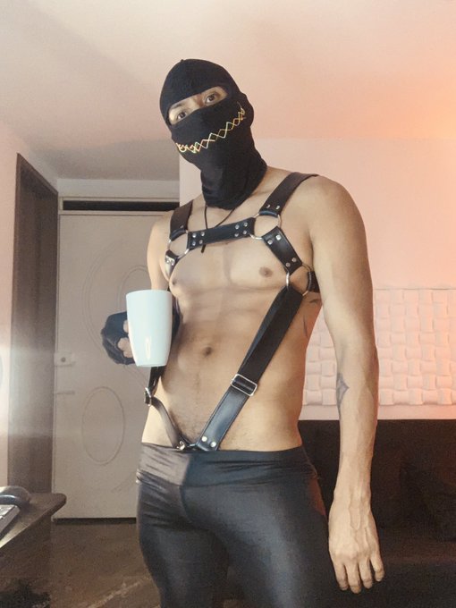 Tu fetishe es igual al Mio, pero puedo elevar mi nivel!!! #cam4 #latino @ItaliaCam4 @Cam4_la nunca me<a href="/tag/latino"class="tags"><span>#latino</span></a><a href="/tag/cam4"class="tags"><span>#cam4</span></a><a href="/tag/azucarmoreno"class="tags"><span>#azucarmoreno</span></a>