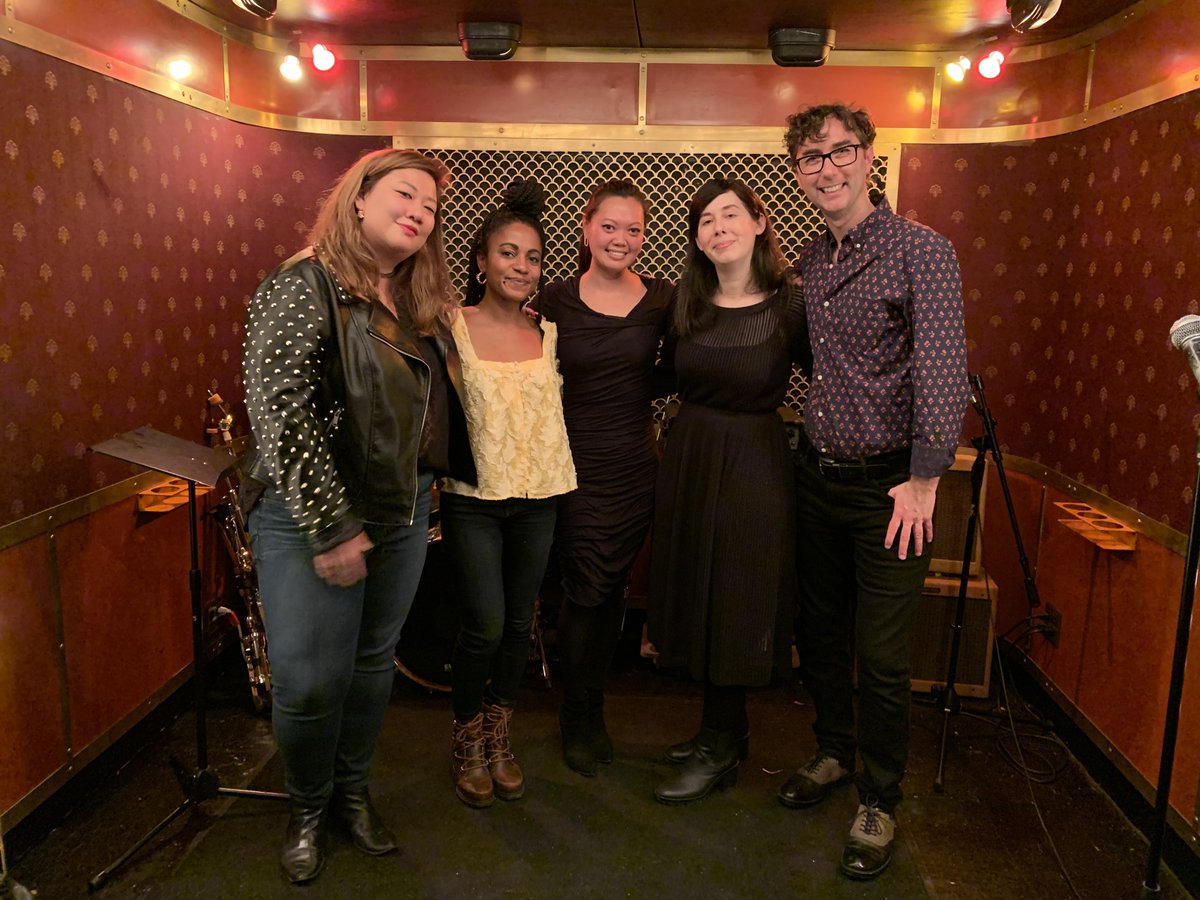 vanjchan's tweet photo. Last night was a very good night 

(@NadiaOwusu1 @LyTranWrites @carablueadams @briangresko @PetesReading) https://t.co/APb1jvDZr0