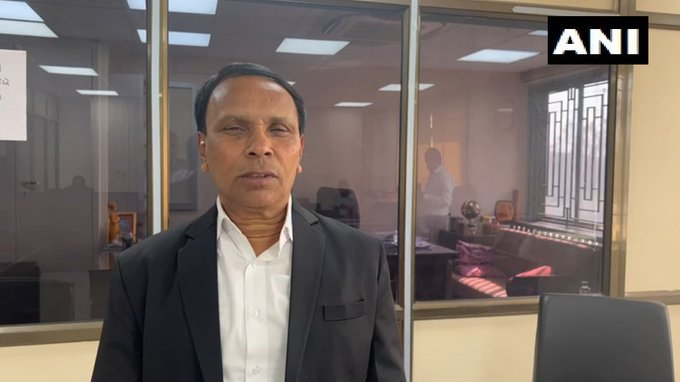 tv9gujarati's tweet photo. A Special Court pronounced its verdict in the #AhmedabadSerialBlast case today. During the framing of charges, it was said that then #Gujarat #CMNarendraModi was the target. An accused confessed it in his statement before the Magistrate: Sudhir Brahmbhatt, Chief Public Prosecutor https://t.co/6QTUBSN3Sr