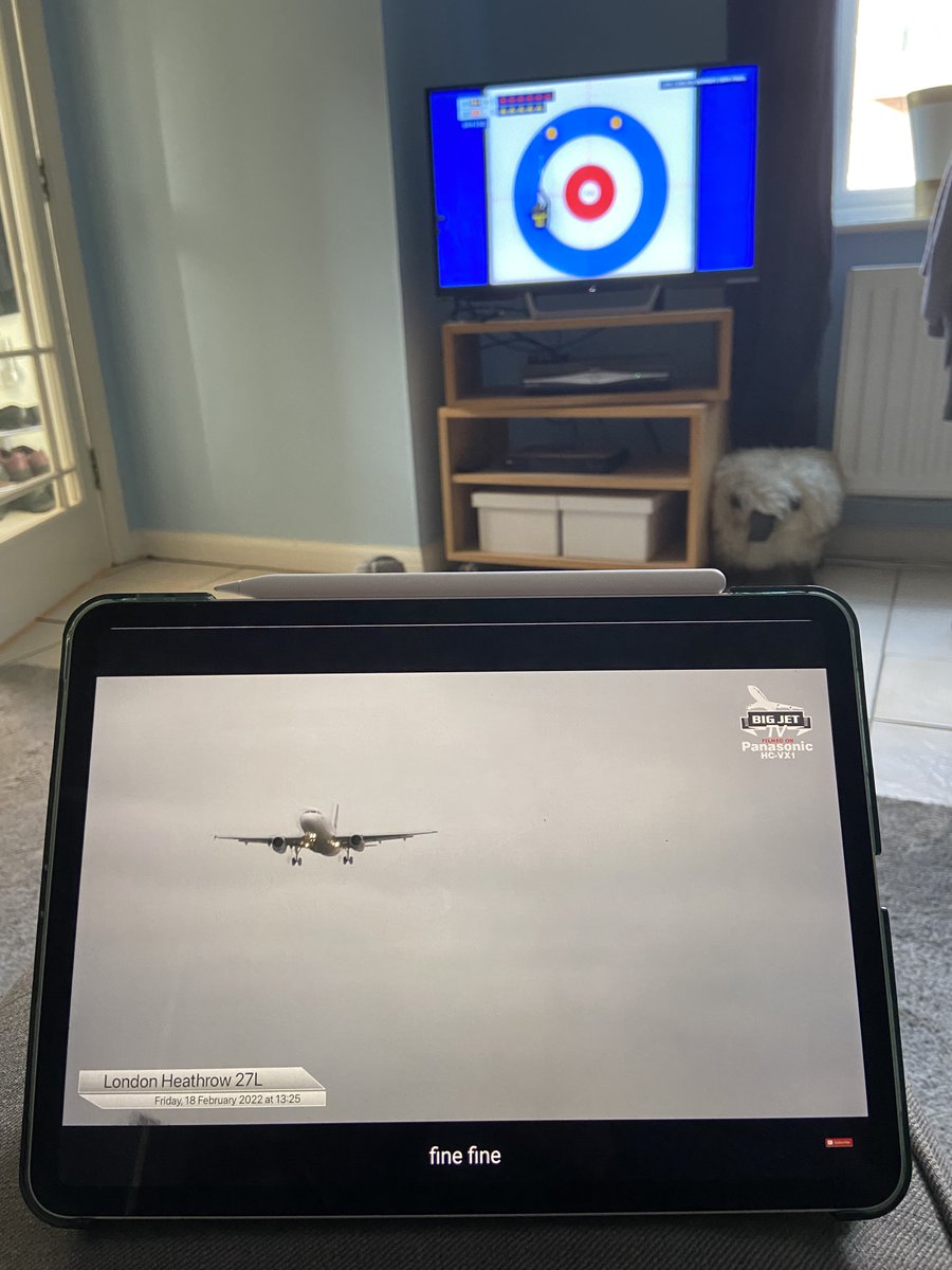 MsPMeyer's tweet photo. Perfectly normal lunchtime. #thecurling #BigJetTV https://t.co/dvBELXJgbS