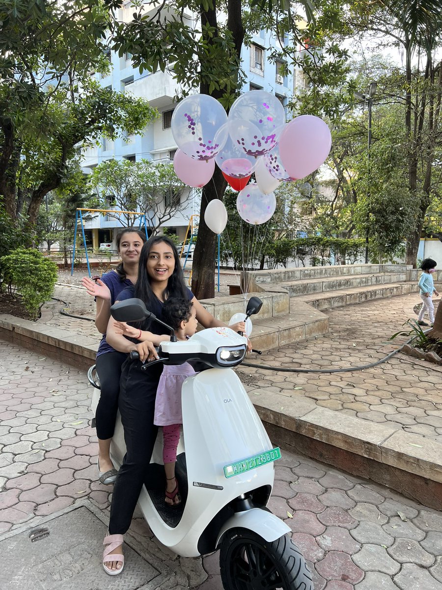 parasherl's tweet photo. 7 months of long wait and finally the beauty has arrived, celebrations all across, best return on investment is my daughter’s smile which I die for. 🥰🎉🎂@OlaElectric @bhash Thanks Ola Team https://t.co/YlHSDeNWmg
