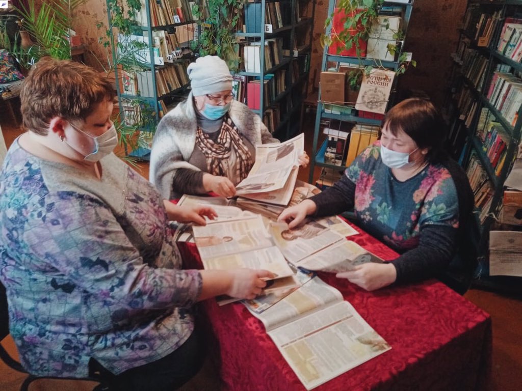 bcmbbelev's tweet image. @admin1147 ✏️18 февраля в Болотской сельской библиотеке участницы клуба "Сударушки"провели обзор периодической литературы по рукоделию "Территория добра и творчества."
#белёвскаябиблиотека
#болотскаясельскаябиблиотека