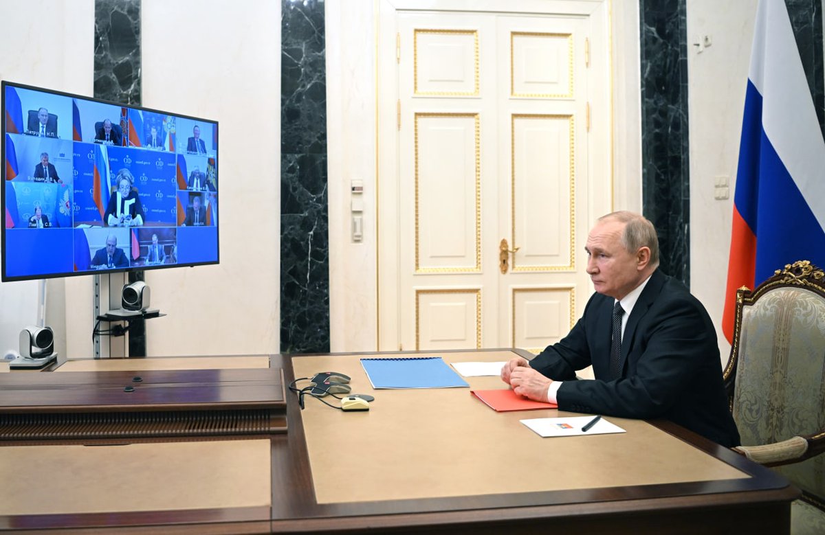 KremlinRussia_E's tweet photo. Meeting with permanent members of the Security Council: the situation around Ukraine, security guarantees https://t.co/fleJeRoTpq https://t.co/OkusDM9rNX