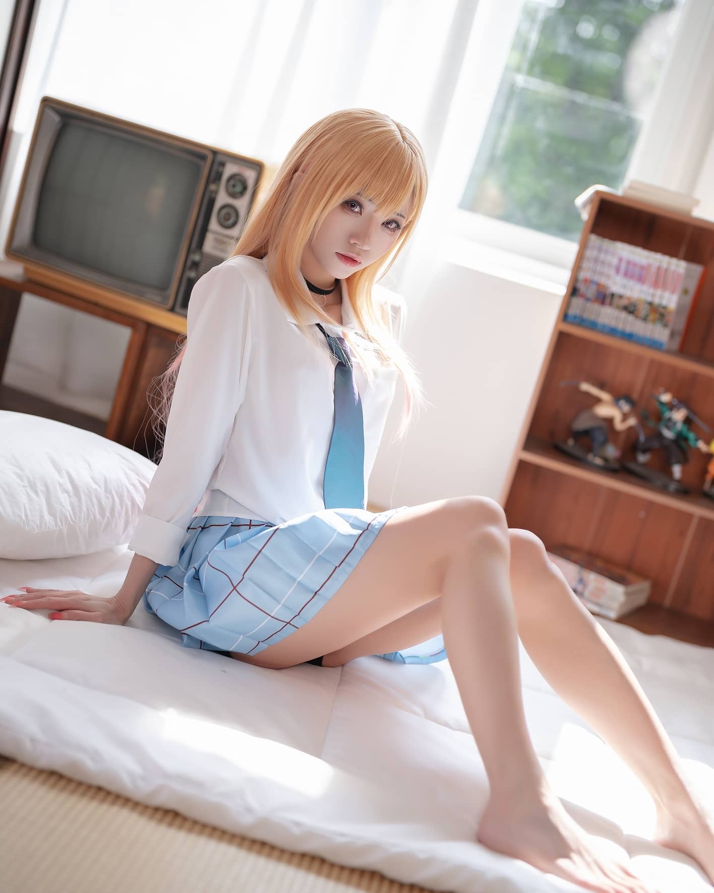marin kitagawa cosplay bedroom