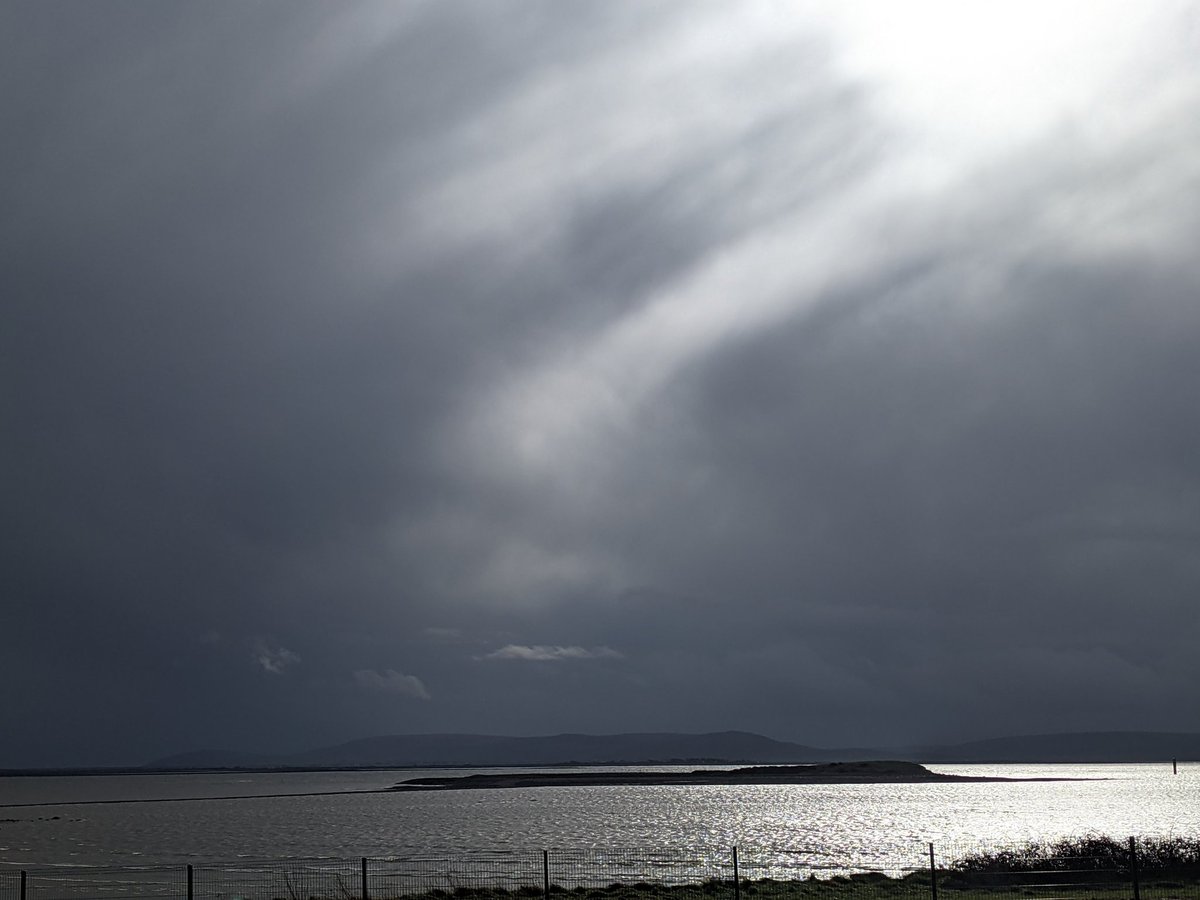 Hy_jess's tweet photo. Stormy skies over Hare Island https://t.co/me8Tw4JFzK