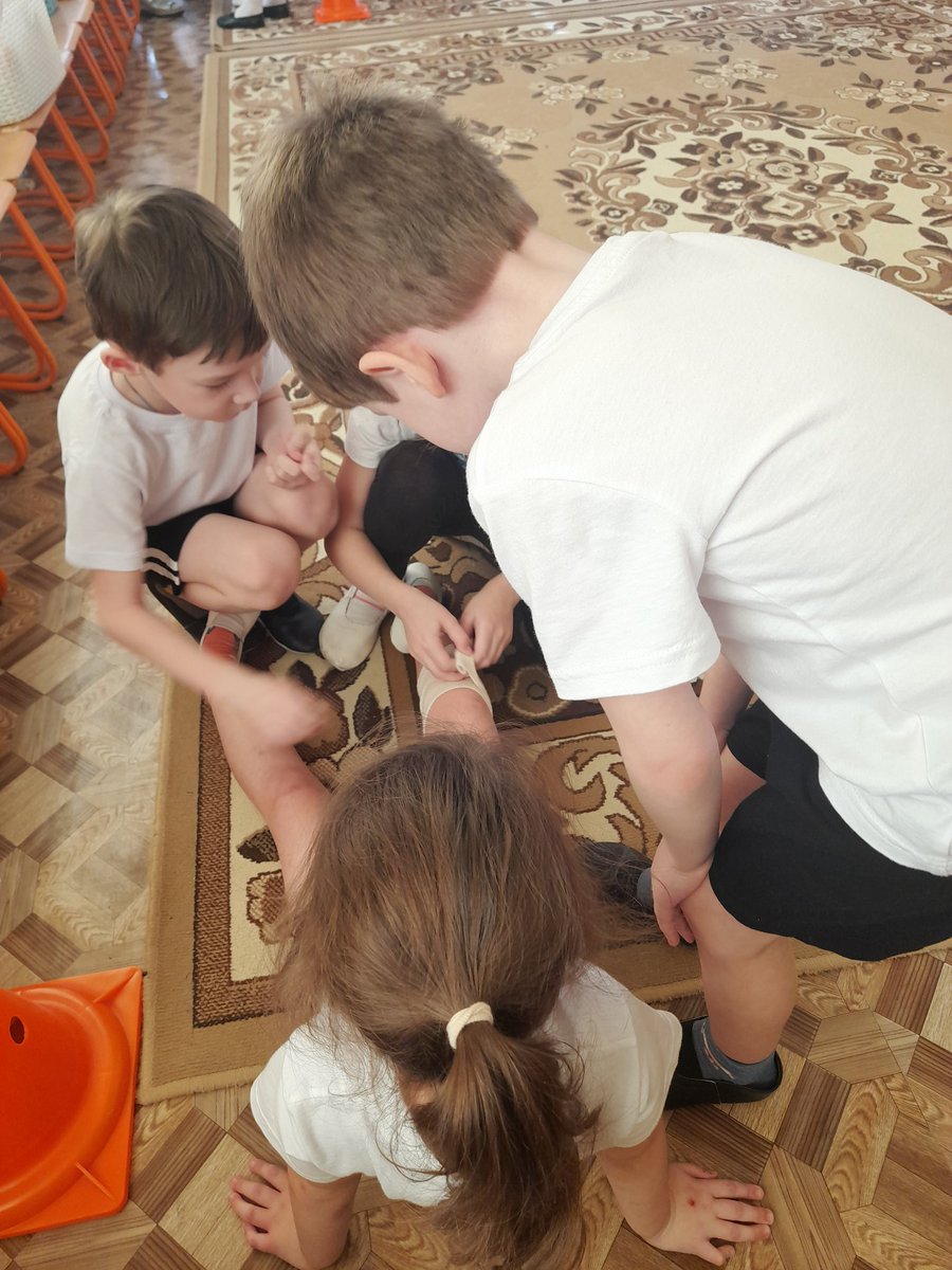 В #ds4_Отрадный  для дошкольников прошли спортивные соревнования "День защитника Отечества". Дети показали свои умения в эстафетах "Разведчики", "Склад боеприпасов", "Пограничники", "Меткий стрелок", "Полевая кухня" Достойная смена растет! <a href="/samminobr/">МинОбрНауки СО</a> <a href="/uprobraz2018/">Отрадненское управление МОНСО</a>