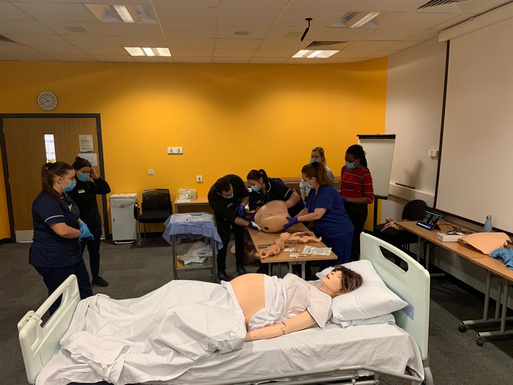 UMETWalsall's tweet photo. Fantastic delivery simulation today for the 5th year Obs and Gynae students, thank you so much @bumpytams and @SIMwalsall for organising it! #medicalstudents #obstetrics #gynaecology #medicaleducation @WalsallHcareNHS @unibirm_MDS @UoBMBChB https://t.co/Jv7WOM9rxI