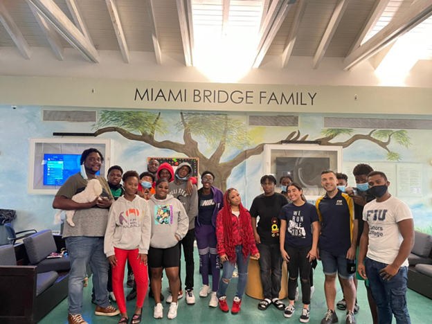 MiamiBridge's tweet photo. Today is #NationalCaregiversDay! We want to give thanks to all of those who have supported our wonderful youth at #MiamiBridge! 

To learn ways to get involved at #MiamiBridge or volunteer for our Host Homes Program, please visit: https://t.co/V9YlssnqSL https://t.co/1nhypqBHJ4