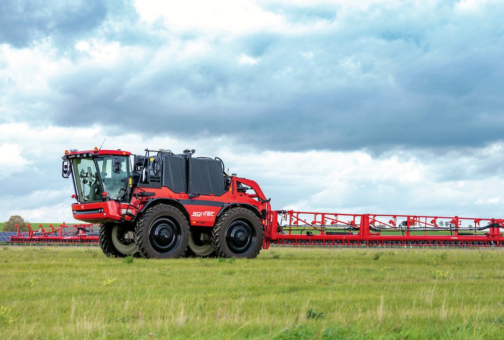 Agrifac sprayers will be available with Exxact Robotics’ 3S green-on-green spot-spray technology for the 2022 model year. grainews.ca/machinery/agri…