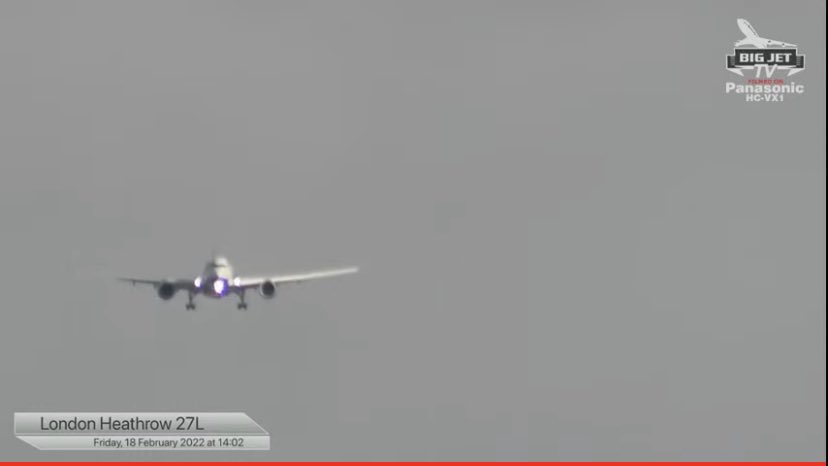 MrsH31's tweet photo. #JetStream this is nuts watching  these planes land https://t.co/IQXKMsVdGp