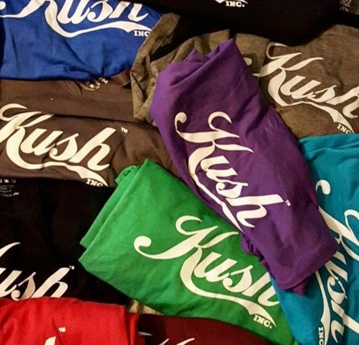 AllThingsKush's tweet photo. https://t.co/r6tVMP5CAA is back live #StonerFam come grab some of our https://t.co/GEazyfxba1 clothing, hats, mugs, stickers and coming really soon some new smoking accessories come check us out! #cannabisculture #Mmemberville #420friendly #StonerFam #stoners #MedicalMarijuana https://t.co/23baLl8SEF