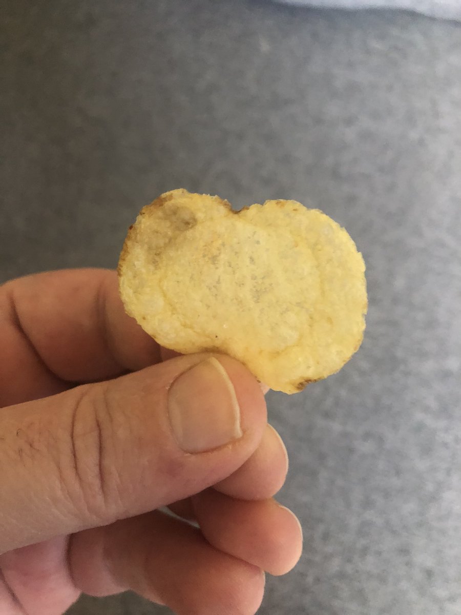 dynamobang's tweet photo. @walkers_crisps #LoveWalkers a happy heart! https://t.co/q0ADI9XmZ3