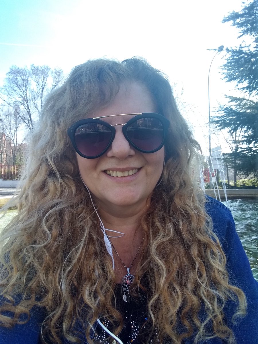 Michifuz6661's tweet photo. Hermosa tarde 19 grados en Madrid https://t.co/15PYAeVXBA