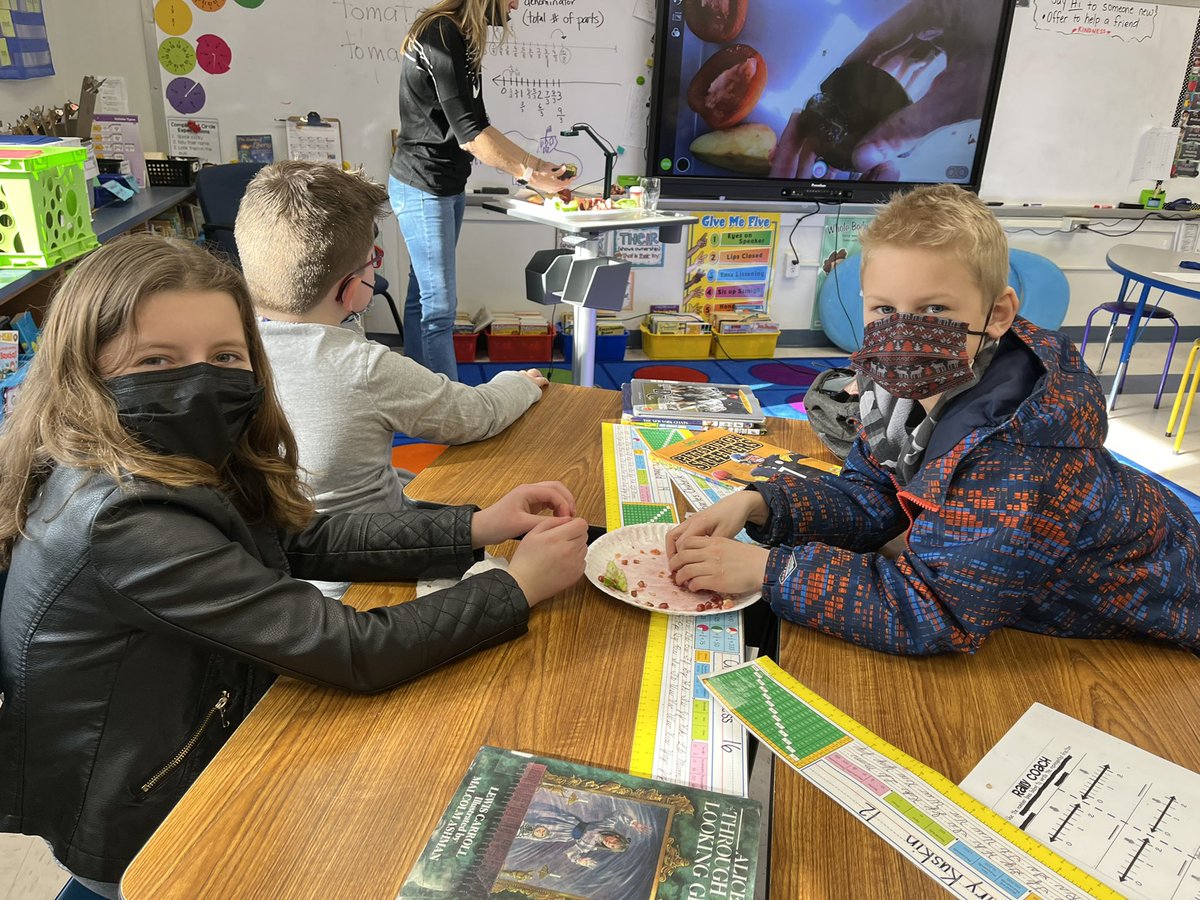Cannons_Kinders's tweet photo. Science fun! Today we are learning all about seeds!  #FHLEADS https://t.co/Ej7MoeSPoV