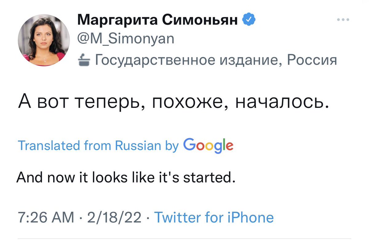 Julia Davis tweet media