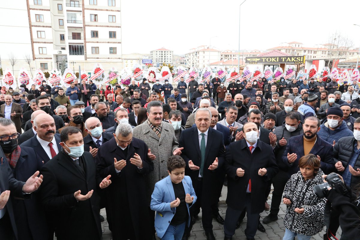fatihucok's tweet photo. Suluova'mızda faaliyete başlayan Kahra Otel ve İbrahim Nebioğlu Et Entegre Tesislerinin açılış törenine katıldık. 

Bu güzel iki müessesenin işletme sahibi İbrahim Nebioğlu ağabeyim, Mehmet ve Mustafa Nebioğlu kardeşlerime yatırımları için teşekkür ediyorum. Hayırlı uğurlu olsun. https://t.co/Ig881TsBLR