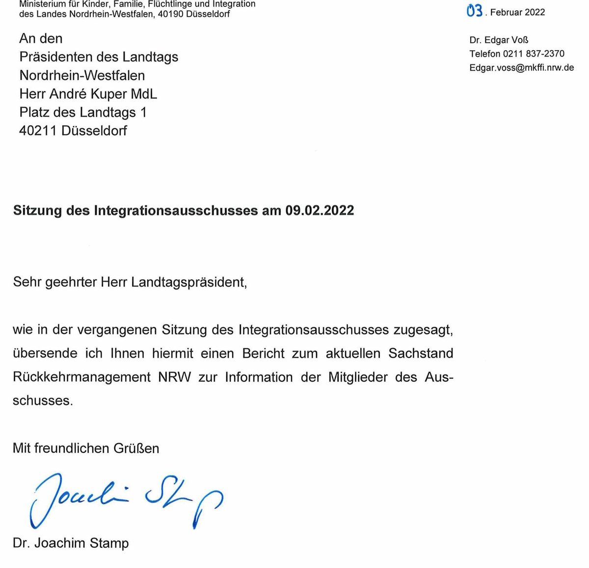 abschiebung_nrw's tweet photo. Wie #NRW noch mehr abschieben will, steht im Kurzbericht des #MKFFI an #Landtag.
U.a.
👉 Einführung "Unterstützungsangebot" zur Handy-/Datenträgerauswertung
👉 weiterer Aufbau Personenbegleitkräfte für Flugabschiebungen und Charter
👉Fokus auf 🇬🇭🇳🇬🇬🇳
https://t.co/1dMRHoXOVP https://t.co/Aq9bVnNgiJ