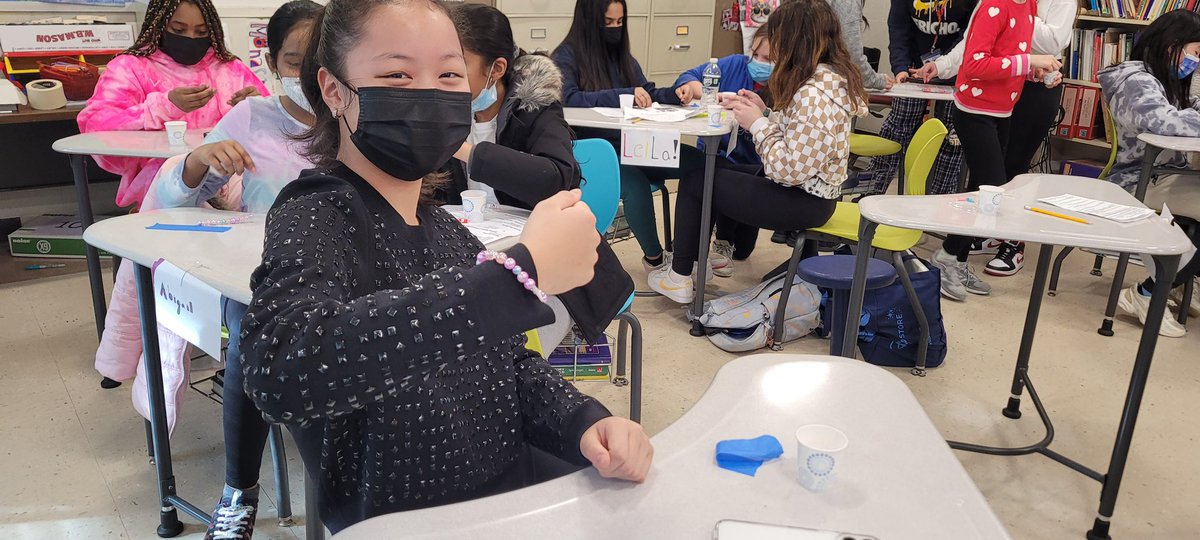 bess_murphy's tweet photo. #Kidedcamp beaded bracelets @JerichoMS @LDouglasjms @donald_gately https://t.co/aZggu8q6Pk