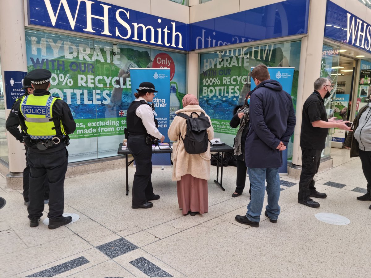 BTPVictoria's tweet image. Despite the current weather, officers from both the BTP and @MPSWestminster as well as @TfL staff held an in-person stall promoting awareness of #HateCrime on the rail network.
Remember, text #61016 to report anything suspicious or call 999 in an emergency!