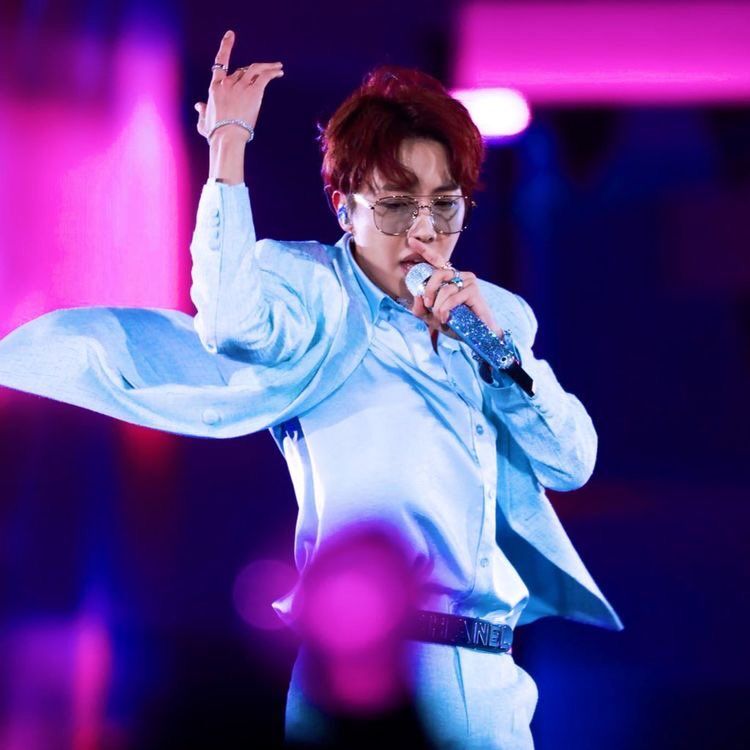 dzmellow's tweet photo. HOBI Sunshine Happy Birthday !! 🌻🥳
Whats your secret to be on top in every situation
We love you so much for your good energy
Wish you to be in good health and to revitalize in Nature🐿️ bcs of important business
#happybirthdayjhope 
#HAPPYJHOPEDAY
#JHOPE
#Hobi_uarmy_Hope_World https://t.co/6iqUfOqr0t