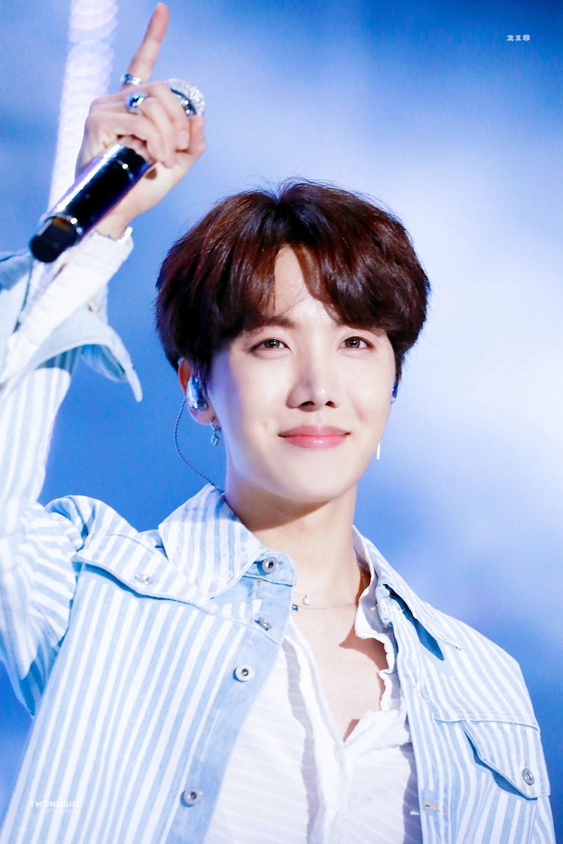 dzmellow's tweet photo. HOBI Sunshine Happy Birthday !! 🌻🥳
Whats your secret to be on top in every situation
We love you so much for your good energy
Wish you to be in good health and to revitalize in Nature🐿️ bcs of important business
#happybirthdayjhope 
#HAPPYJHOPEDAY
#JHOPE
#Hobi_uarmy_Hope_World https://t.co/6iqUfOqr0t