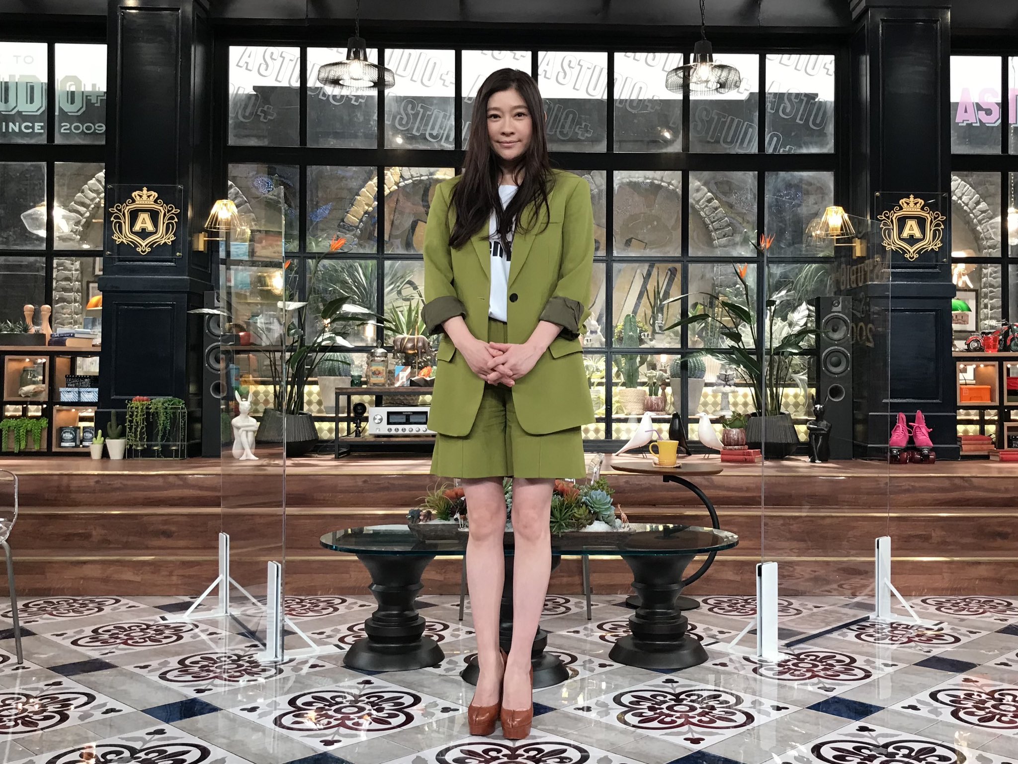 映画 ウェディング ハイ 公式 8 3blu Ray Dvd発売 ウェディング ハイ テレビ出演情報 2 25 金 23 00 Tbs A Studio に 篠原涼子 さん ご出演 知る人ぞ知るエピソード連発 番組の取材力に驚きの収録で