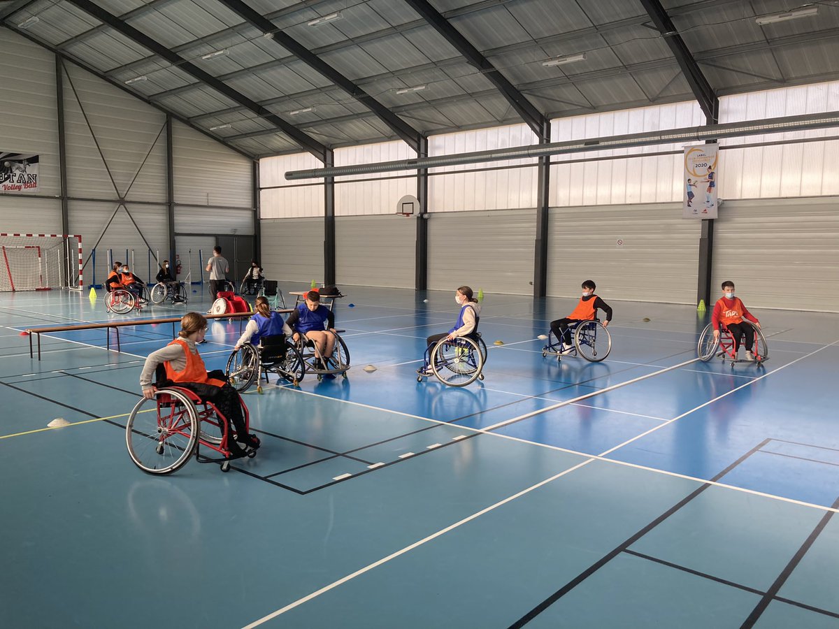 UnssTarn tweet media