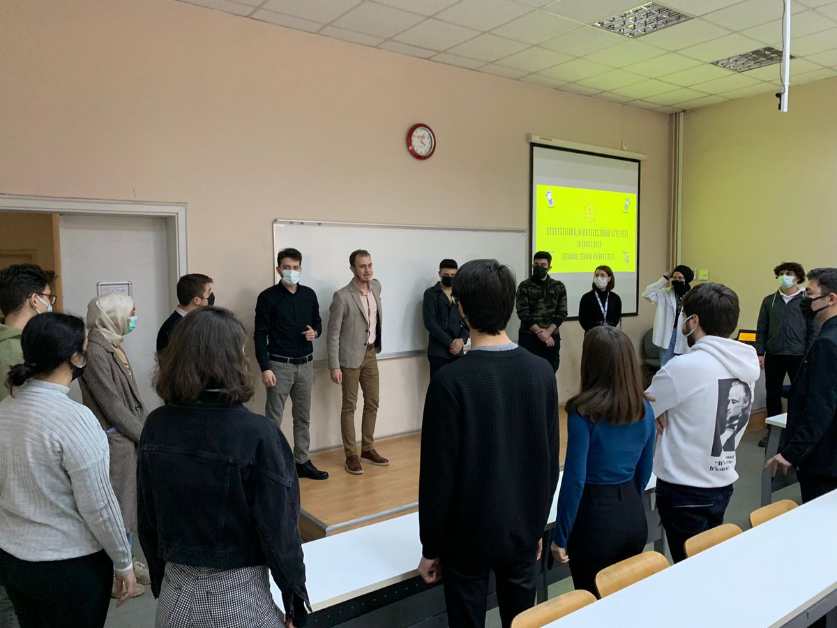 ituemos's tweet photo. Storytelling Academy Kurucu Ortağı Emir Bayraktar eşliğinde son kariyer atölyesi gerçekleşiyor! Girişimcilik düşünen katılımcılarımız Hikayeleştirme Atölyesi’nde interaktif katılım ile kariyer hayatına dair fikir ediniyorlar. https://t.co/AEycwZrioc