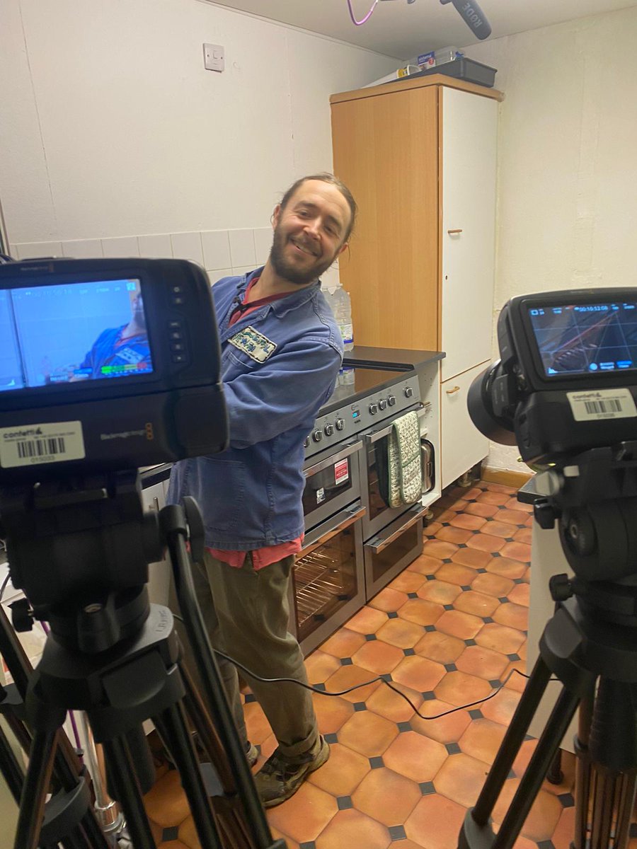 SFiCEFoundation's tweet photo. Behind the scenes with @Confetti_ICT filming our latest Cooking on a Budget Live! Link in bio for the series. Can't wait to bring you this one!

#cookingblog #cookingtips #cookingonabudget #cookonabudget #cookwithme #homecooking 
#notts #nottinghamfood https://t.co/2Wv8tCUKde