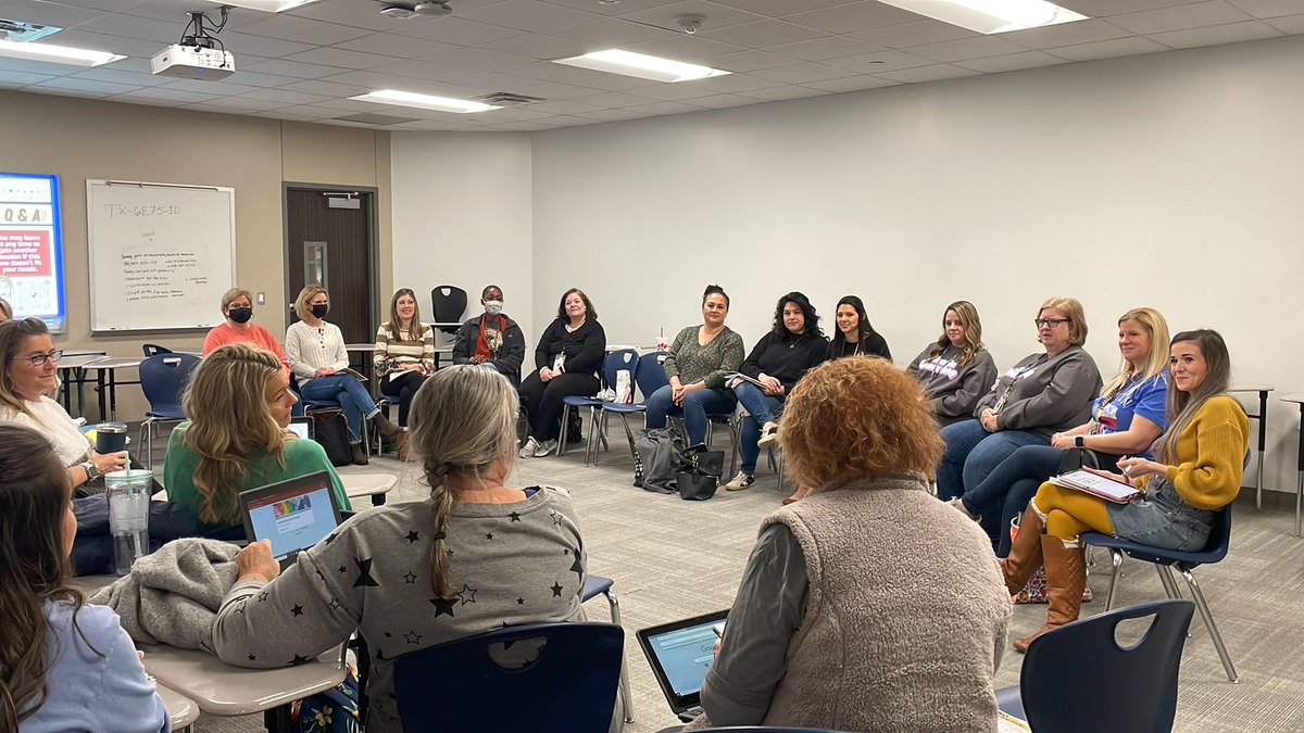 jmcall77's tweet photo. MISD Elementary UNconference is under way where ALL teachers lead the way in learning! #weareMontgomeryISD #onepathtogether @MontgomeryISD https://t.co/sMbnAbPxDY