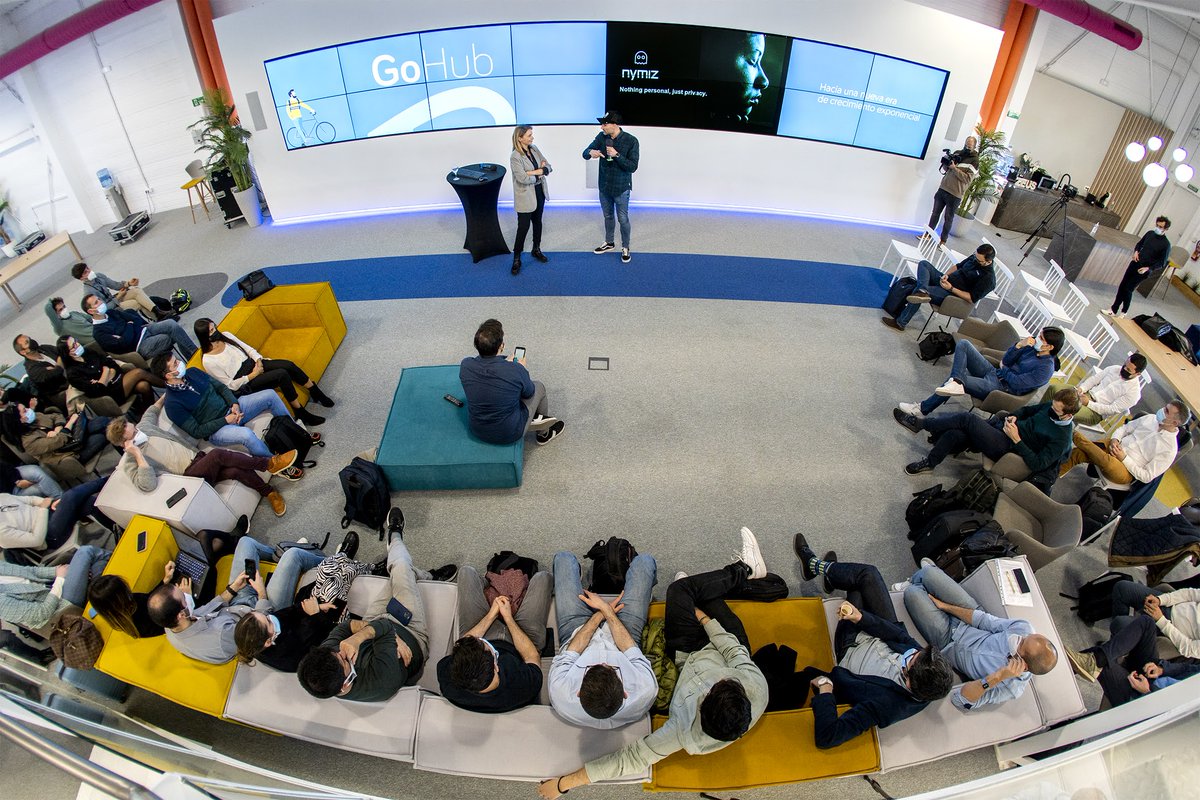 cynmares's tweet photo. Despedimos dos días de reencuentros, presentaciones, tips, sinergias, descubrimientos y mucho buen rollo 🚀
Gran #GoHubDay con las startups del portfolio ⚡️ https://t.co/JgsRIGRdNR