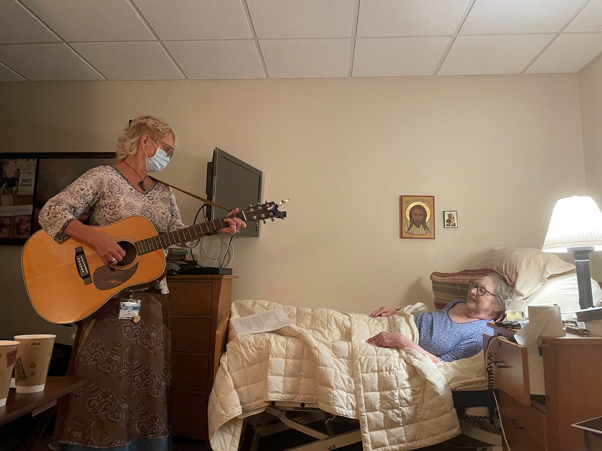 In honor of #ValentinesWeek and #NationalCaregiversDay, Jenny Schroedel writes ‘A Love Letter to Caregivers’ from her personal experience with her parents living at Carondelet Village. Read more: https://t.co/N9L8ghprtZ

#KindRegards #EnrichingLives #CreatingSmiles https://t.co/Ty62MbuDwt