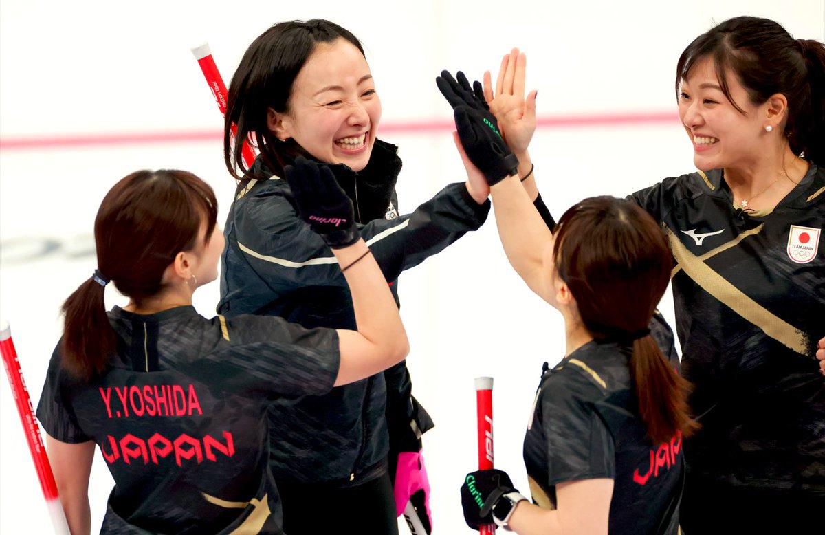 Pro Selector プロ S Tweet カーリング女子 準決勝 日本 Vs スイス ｳｵｵｵｱｱｱ ｱｱｱｱｯｯｯｯ 予選1位 8勝1敗 9戦 のスイス相手に大金星 銀メダル以上確定 何より笑顔最高 ﾉﾞ 感動した おめでとうございます ﾟ ﾟﾉﾉﾞ