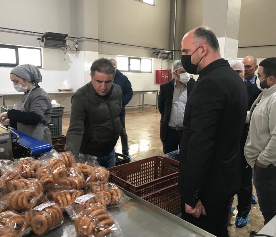 ilkadimilce_mem's tweet photo. İlçe MEM Müdür Vekilimiz @yalcinalpaydin,İlkadım HEM,Samsun İŞ-KUR İl Müdürlüğü ve Can Unlu Mamüllerinin paydaş olduğu istihdam garantili açılan"Unlu Mamülller Kursunu"ziyaret ederek, kurslara verilen önemi vurguladı ve bu ortaklıkta emeği geçen kurum ve kuruluşlara teşekkür etti https://t.co/6JwqkZu1sj
