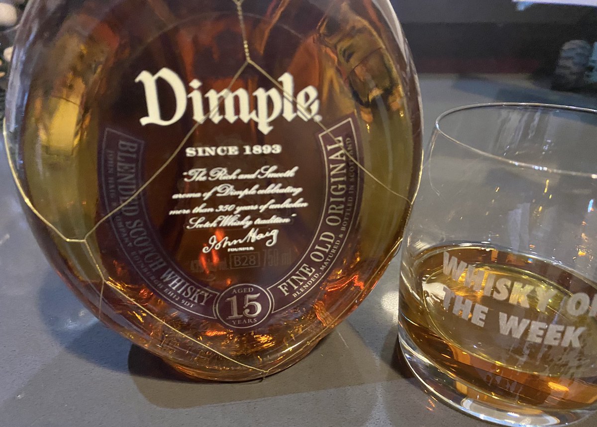 WhiskyoftheWeek's tweet photo. Whisky of the Week: Dimple 15 yo whisky. Bits of green and pear mixed with lemon, banana, mild pepper and malt. Light woody notes. Elegant and soft. Rating: Very Good #whiskyoftheWeek #DimpleWhisky #DimplePinch https://t.co/s29MQCyNfp