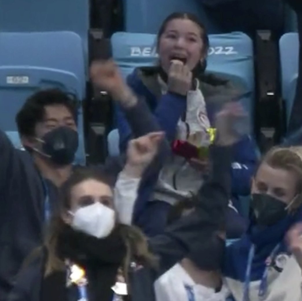 과자 먹을 사람!  
                                                                    저욧
                                                                   (냠냠)