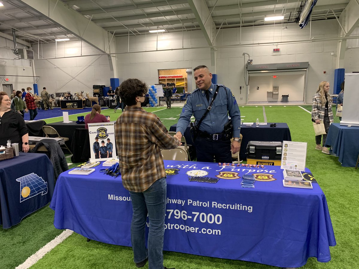 MSHPRecruiting's tweet image. Recruiters are out at the @CarthageTech 2022 Career Fair !! We will be here until 11:00 AM today. Sharing the many career opportunities the Patrol has to offer!!  #futuretroopers @MSHPTrooperD @MSHPTrooperGHQ