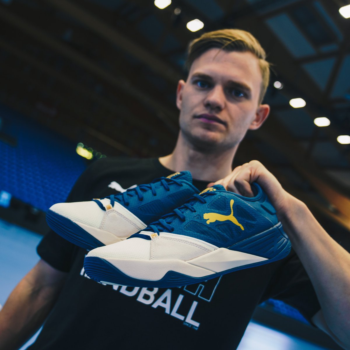 handballshop's tweet photo. Ab sofort bei https://t.co/FCku8FkXd8 - Der Accelerate FIRST MILE von @PUMA !

#pumahandball #handball #handballschuhe https://t.co/vY67fVhgyN