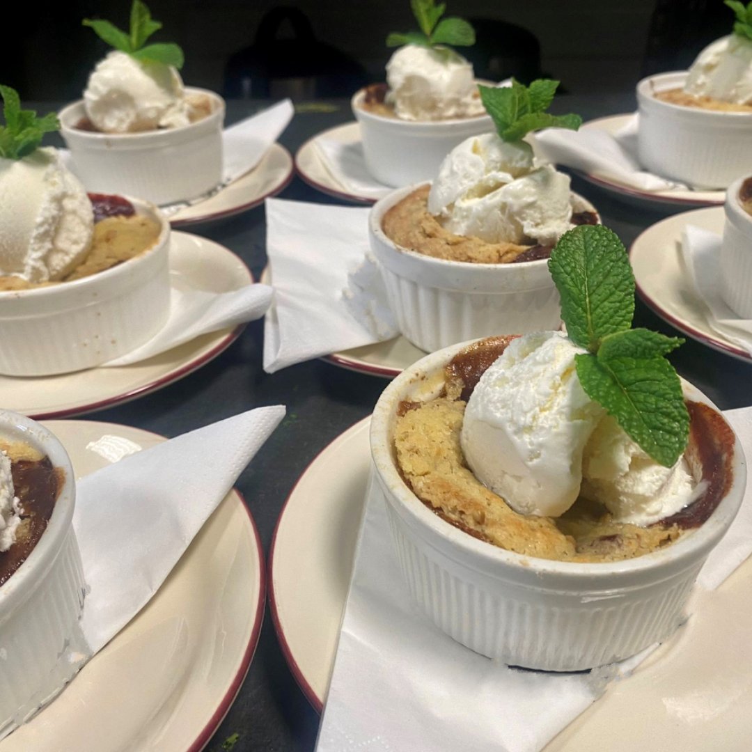 No one ever grumbles about a crumble... Our
Buttery Apple and Blackberry Crumble served with
Vanilla Bean Ice Cream is the perfect way to end a
delicious meal 🍏😍

#IrishCaterers #IrishCatering
