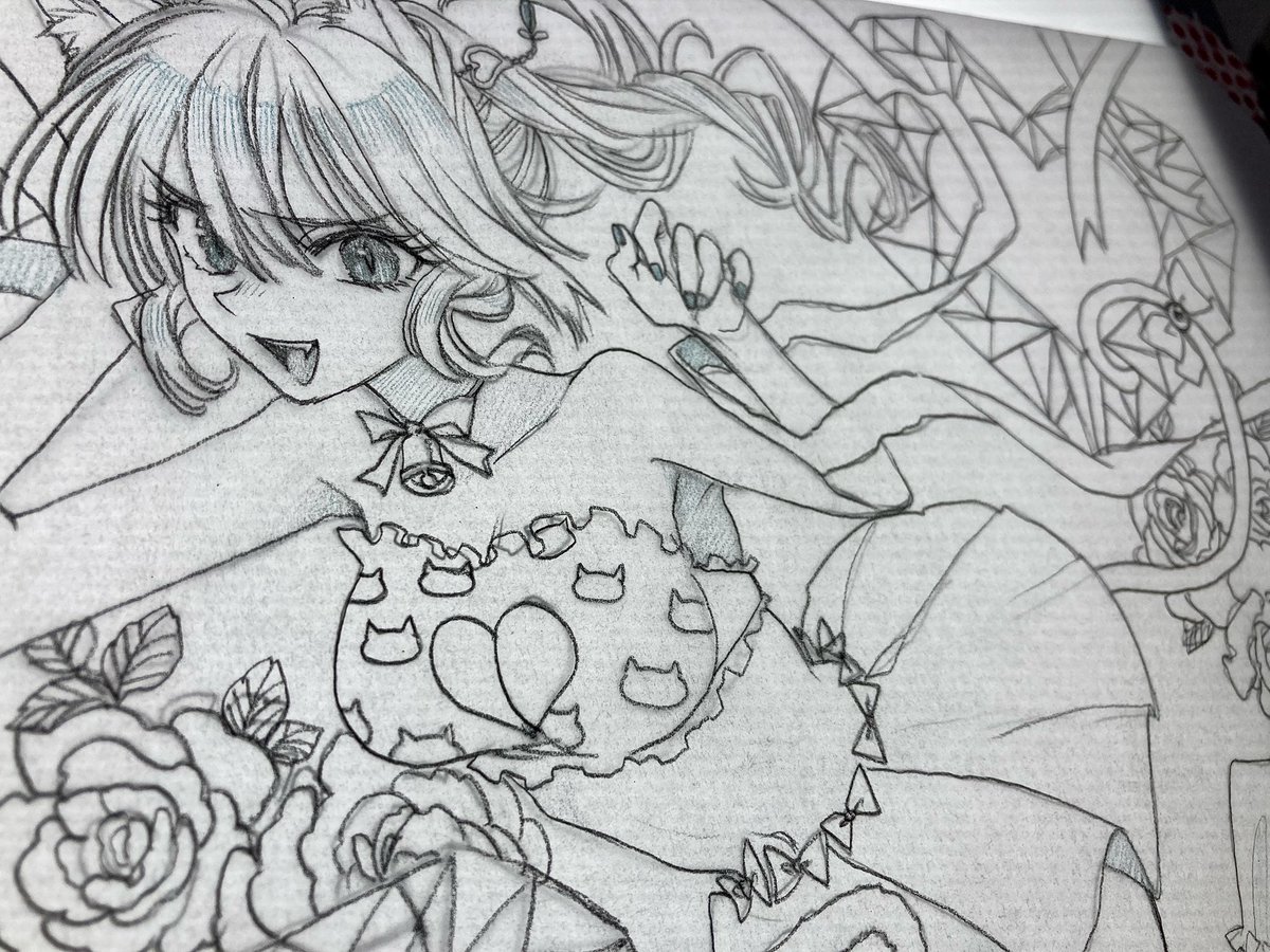 デジタルのラフ画を印刷してトレス 線画までは行けず( ノД`) これは間に合う気がしないわ…😭 時間ないのに難しい事しようとしてる😅  #wip #進捗 #途中経過