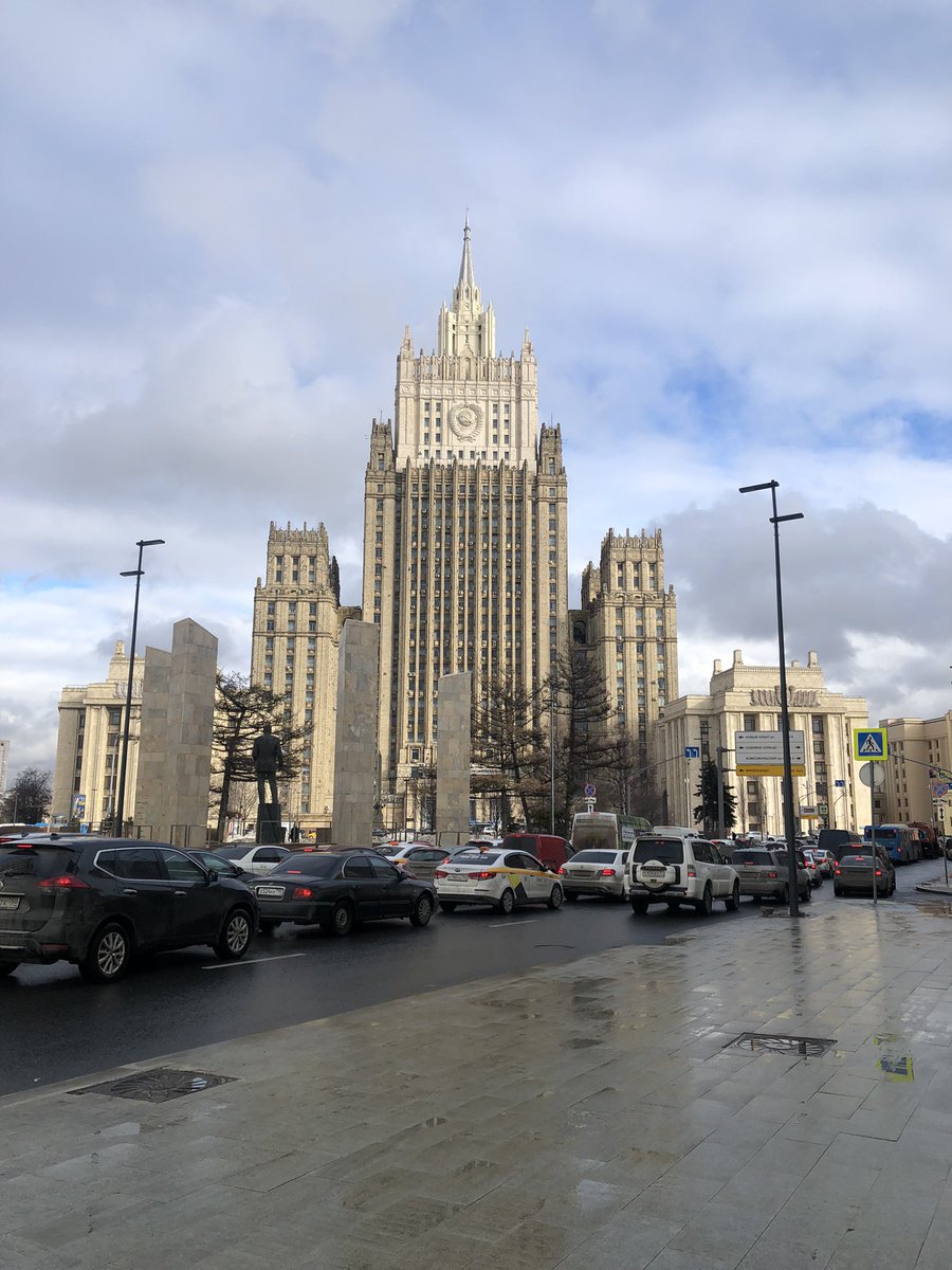 Foreign affairs minister in #moscow, an amazing building for amazing country.

مبنى وزارة الخارجية في #موسكو

#russia #foreignAffairsMinistry #travel #skyscrapers #politic #travellers #holiday

#سفر #وزارة_الخارجية #روسيا