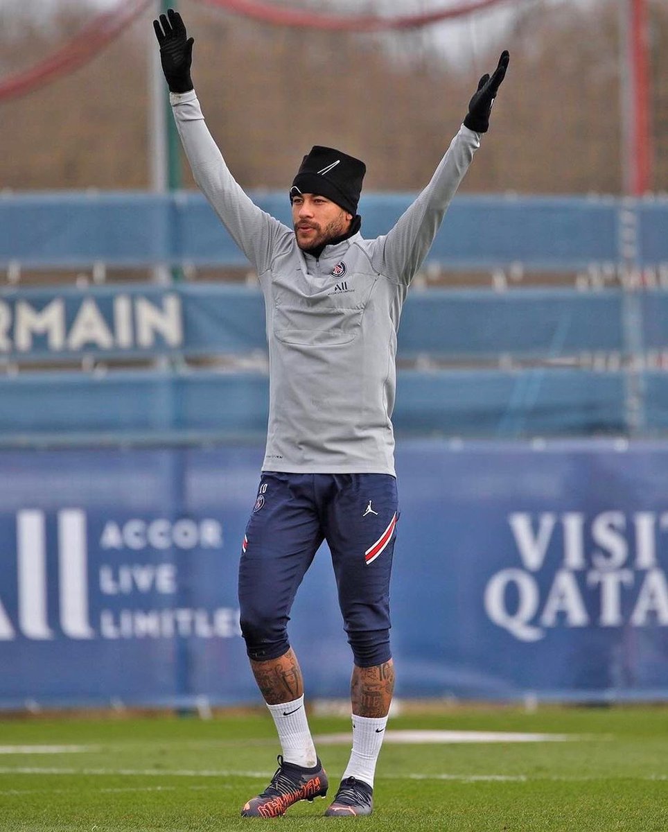 njdmarlon's tweet photo. Neymar no treino de hoje do psg! 📸 https://t.co/63Mk7rsoEm