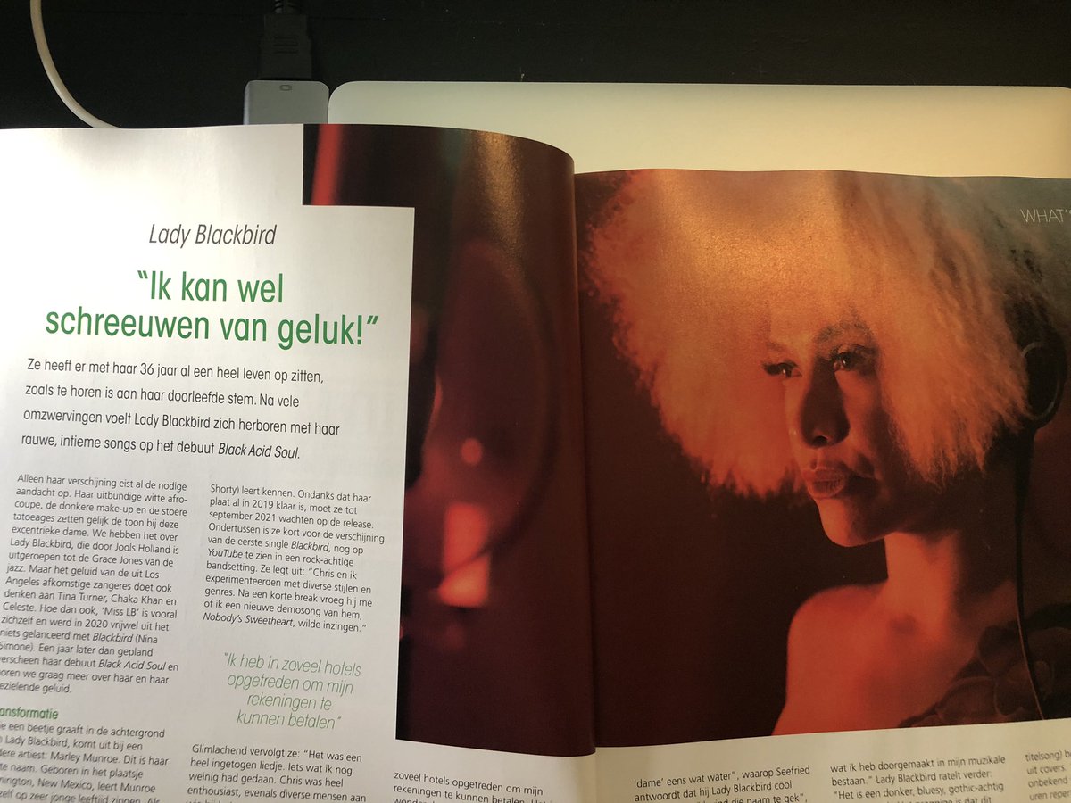 De nieuwe <a href="/Jazzism_mag/">Jazzism magazine</a> is uit! Ik sprak met 3 grootse vocalisten. Onze ‘eigen’ <a href="/FayClaassen/">Fay Claassen</a> die 25 jaar in het vak zit en dit viert met een  bijzondere uitgave. Verder in gesprek met <a href="/GregoryPorter/">Gregory Porter</a> over verlies en zijn herrijzenis. En met de Amerikaanse belofte <a href="/LadyBlackbird/">Miriam Blackbird</a>.