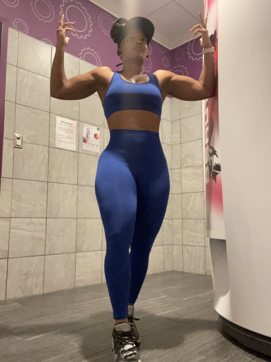 denisenene2's tweet photo. I remember when I had body goals and I wanted to shape my body like others. 
Words of advice: Just be the best version of you and no one else. #flexonemfriday #b_accountable #stillworkingonme #fitness #motivation #FetchYourBody2022 https://t.co/8HhhMMAVop