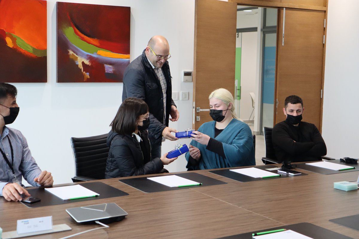 Celebrating milestones 🥳

Today Managing Partner George Gregory congratulated our newest graduate cohort on behalf of RSM. He wished them well both in their academic and professional lives.

#rsmmalta #malta #maltabusiness  #graduation #employeeappreciation #workculture