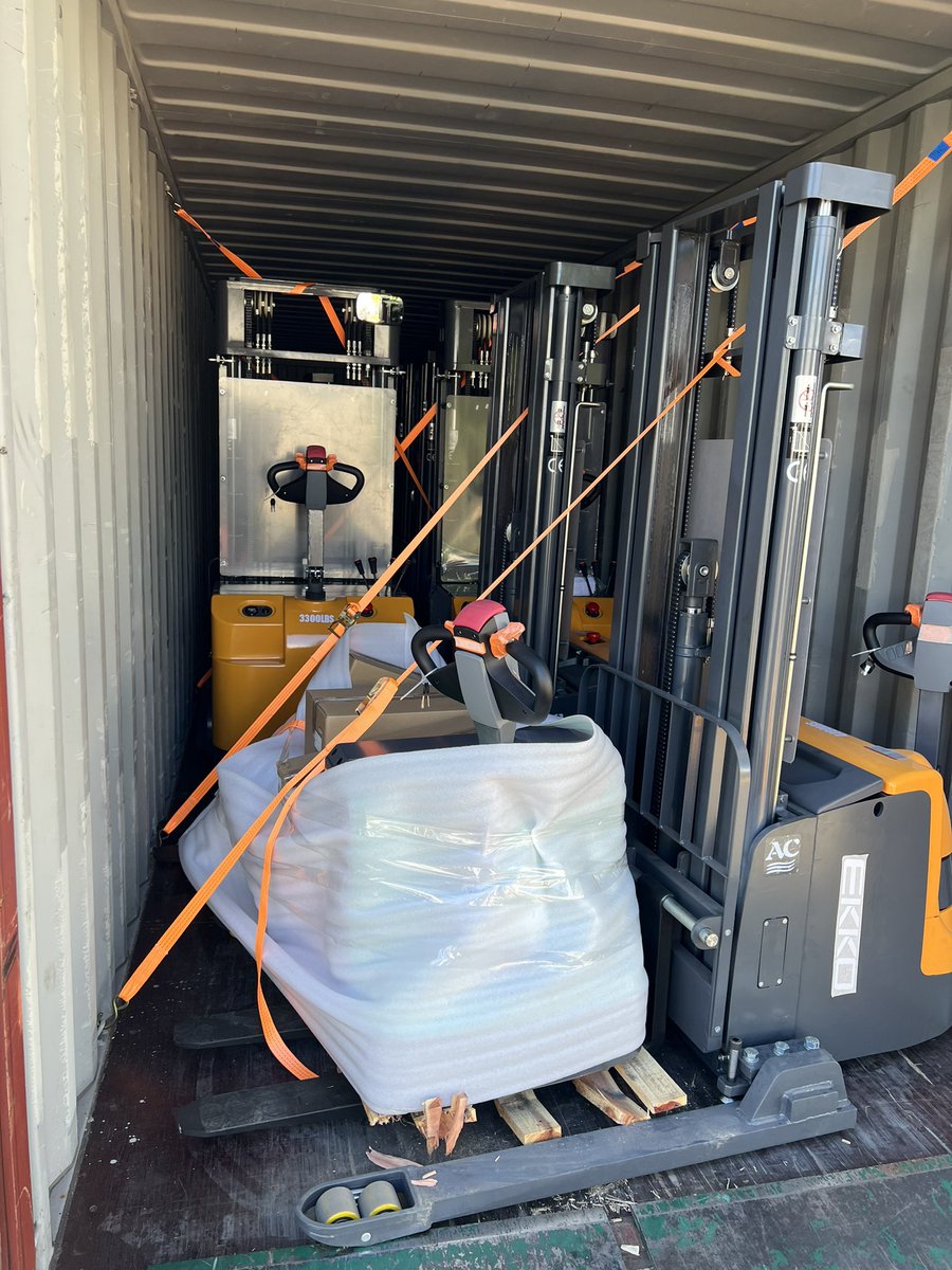 EKKOlifts's tweet photo. The #EB20E and #ER15L Reach Stacker IN STOCK NOW! Contact us and get yours today! https://t.co/WHEJyJileT 877-232-6517 | info@ekkolifts.com #ekkolifts #forklifts #forklifttruck #reachtruck #electricforklifts #ElectricStacker #lithiumionlifttruck #3wheelforklifts #scissorlift https://t.co/2iT7KB1gQk