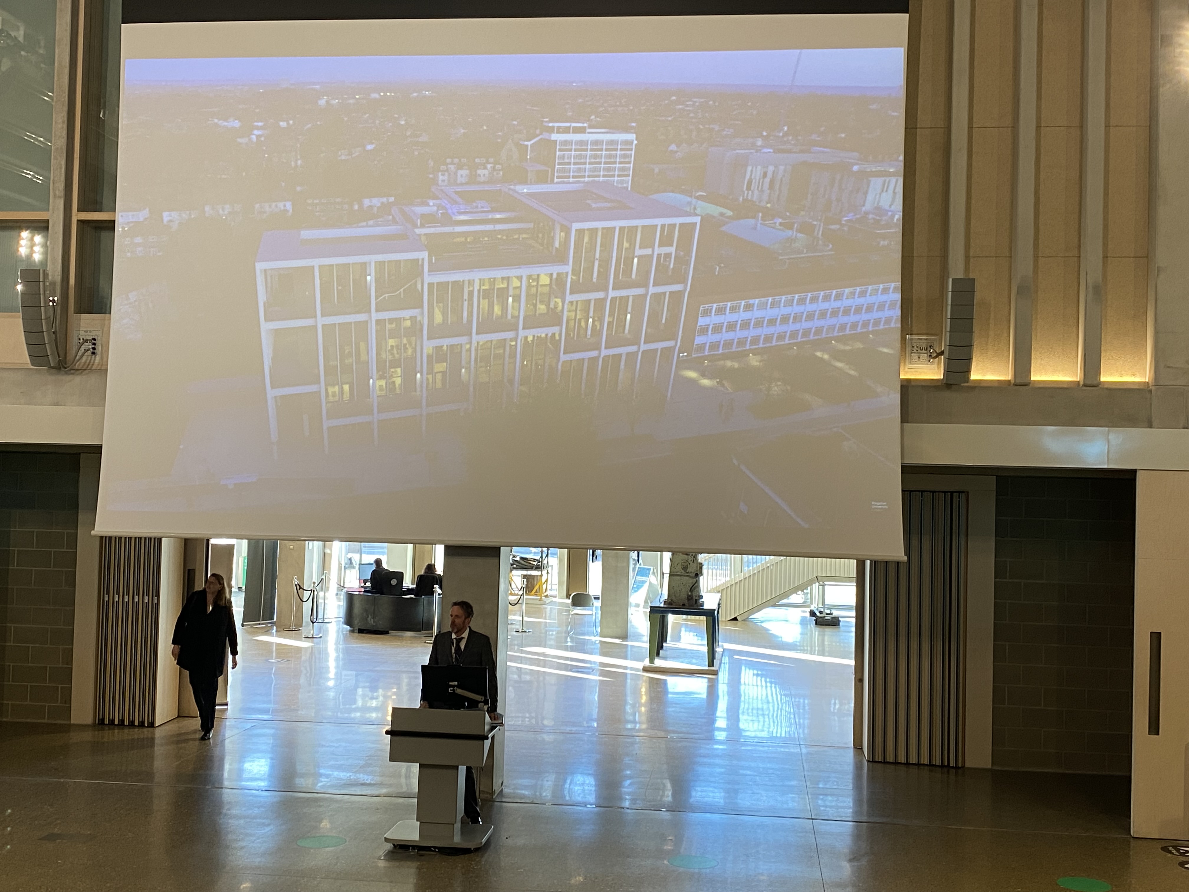 Dr Luke McCrone (DrLukeMccrone) / Twitter