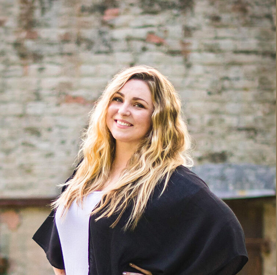TheSpinningPen's tweet photo. Check out today's #authorinterview with @kristindwyer 😍 https://t.co/jo2EHnqUWS https://t.co/098zv84xj2