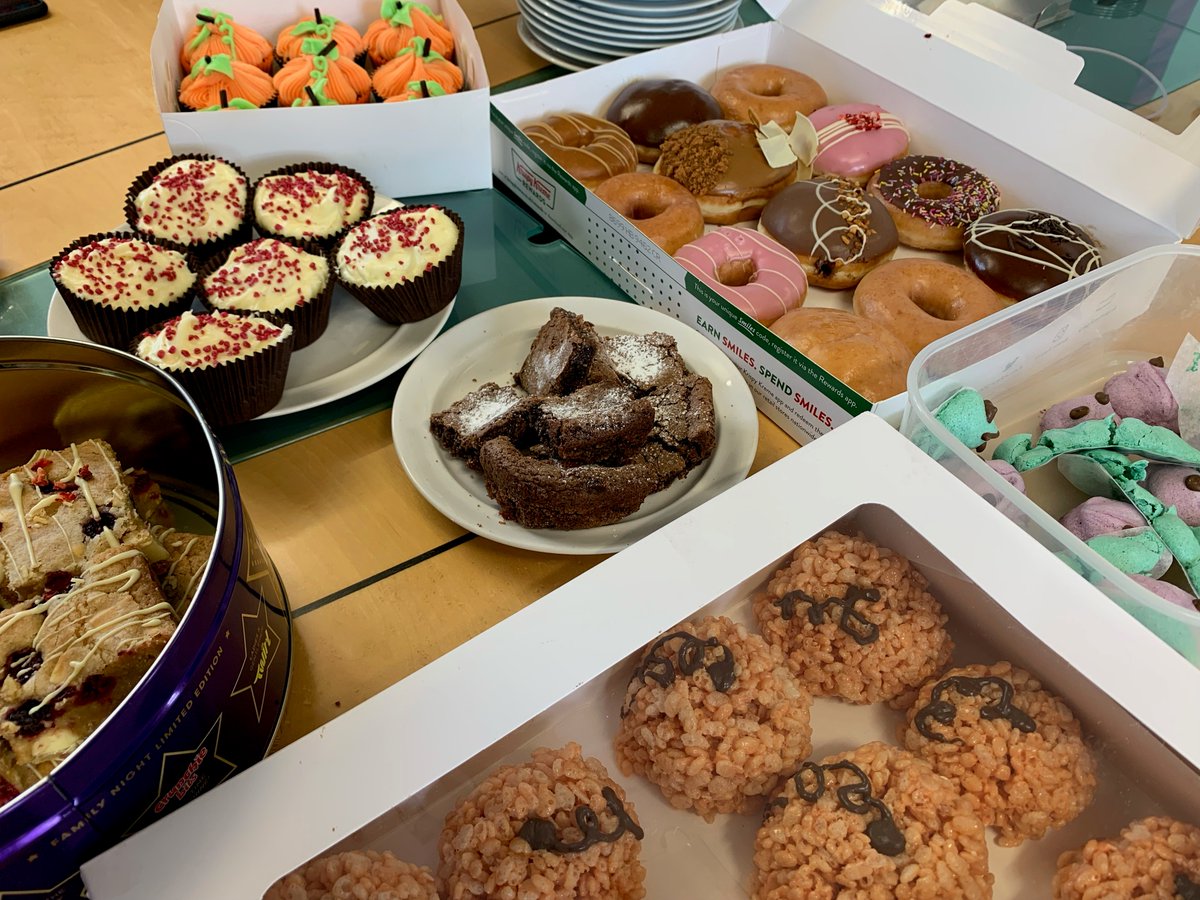 SSChospices's tweet photo. 📣This #FunraiserFriday we dedicate it to the team at The Pull Agency and their continuous support to #SSCHospices.
Their offices are disposed with ‘Donation Stations’ to raise funds through sale in our shops and help the children that we support.
@ThePullAgency https://t.co/432RVdEaop