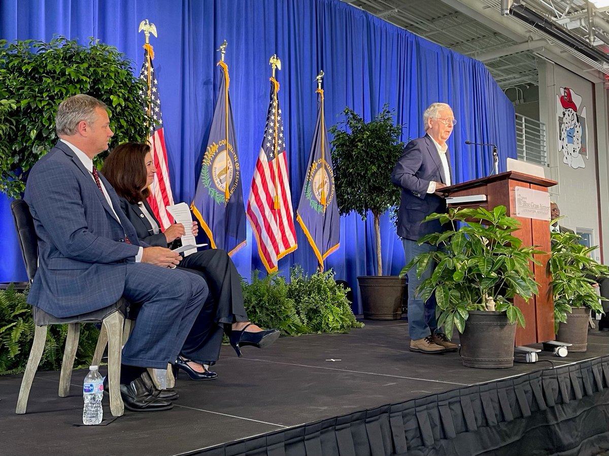 McConnellPress's tweet photo. .@LeaderMcConnell is dedicated to improving Kentucky’s infrastructure. Last year, he visited Fayette County’s @BGAirport to highlight a $14.5 million federal grant he helped secure to create a new chapter of quality and service in Lexington. #Bluegrass120 https://t.co/Jh0qp0tltD https://t.co/v0pGuD7fxV